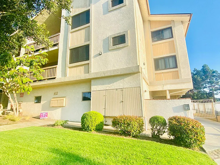 512 W Imperial Ave #5 — Photo 20