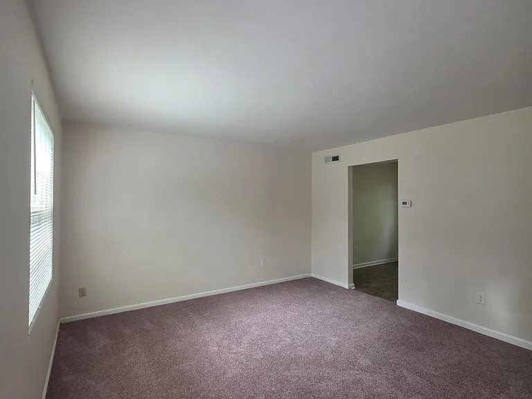 202 Marlou St — Photo 2