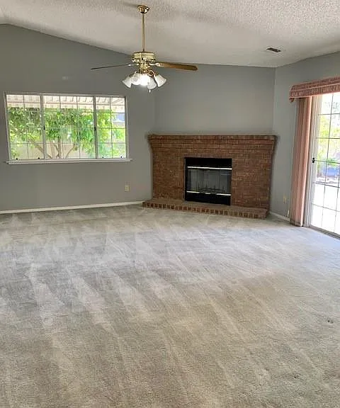 6078 N Hazel Ave — Photo 13