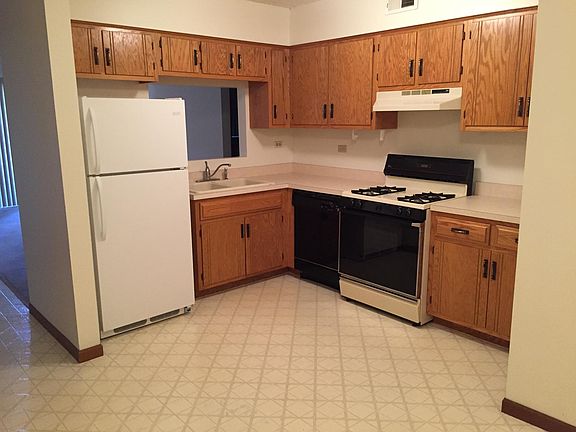 3rd image of 1424 N Rock Run Dr APT C2