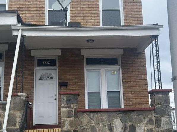 2200 Baker St