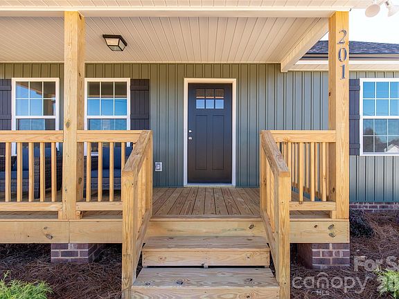 4th image of 201 Springlake Rd