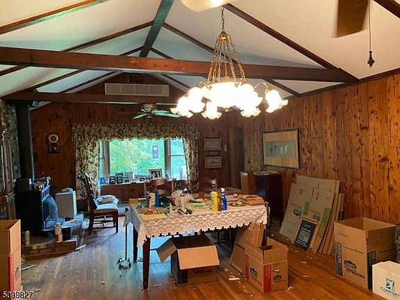 5th image of 85 Lakeside Dr