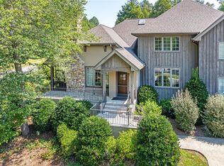 10 Hollyberry Ln, Brevard, NC 28712