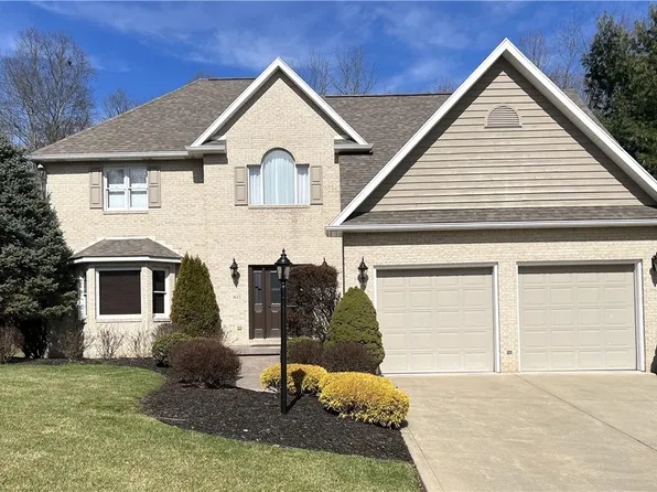 1613 Greenmont Hills Dr, Vienna, WV 26105