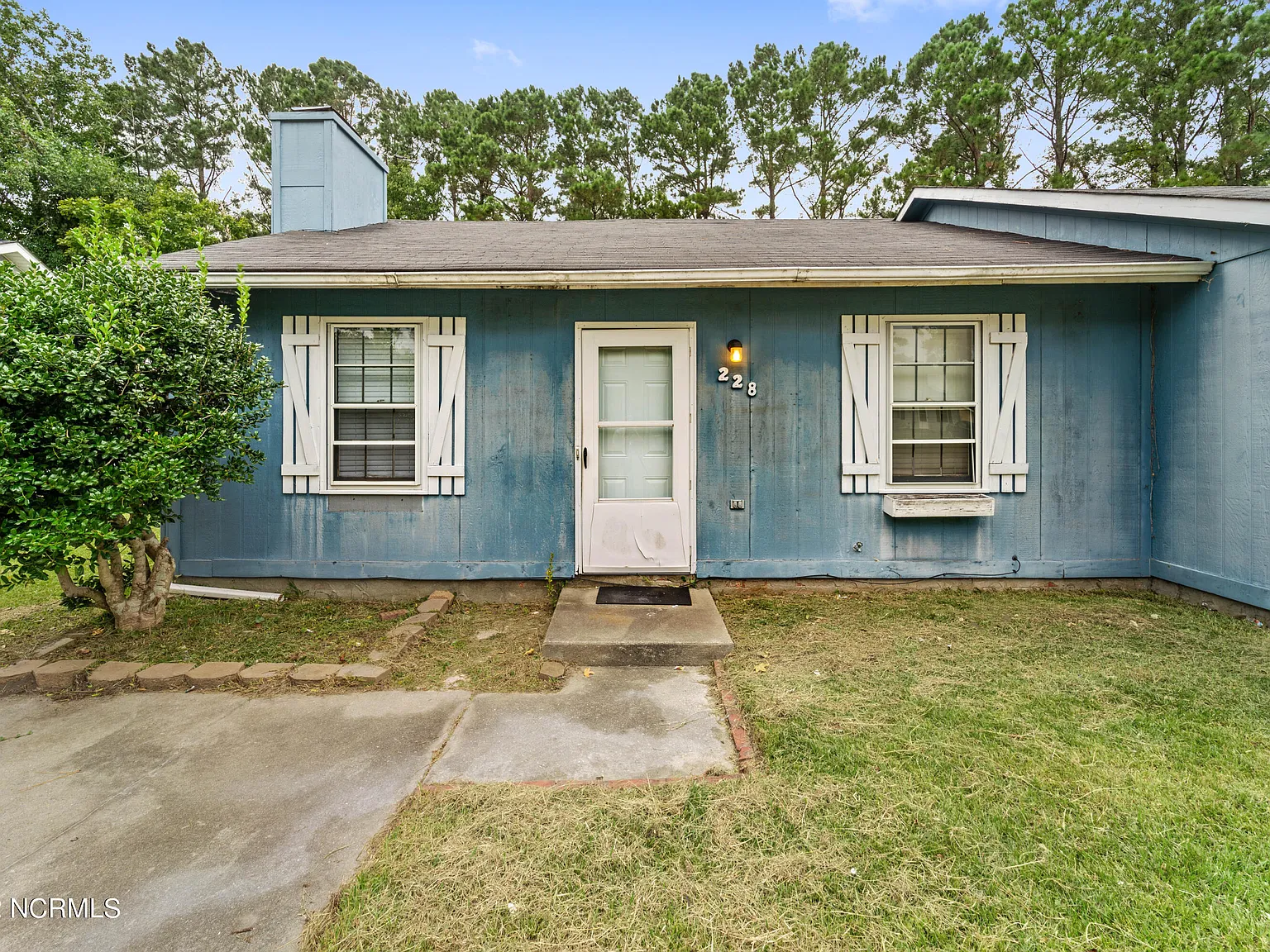 2 bed, 2.0 bath, 1188 sqft, $1,095 — Photo 1