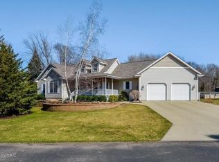 1005 Richland Ct, Holland, MI 49423