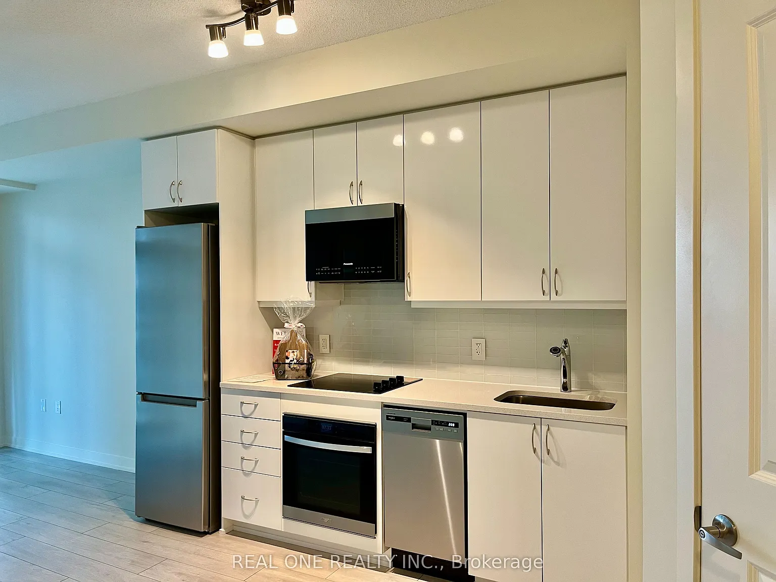 2 bed, $2,350 — Photo 4
