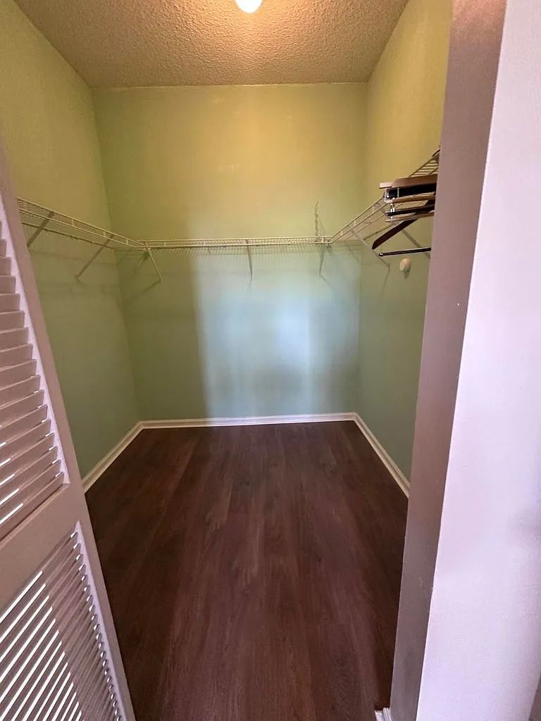 3 bed, 2128 sqft, $3,500 — Photo 4