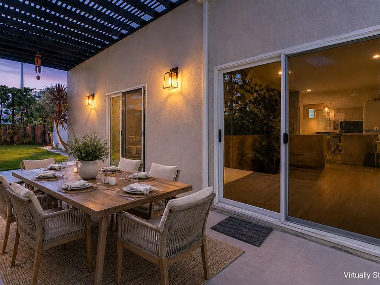 2122 S Highland Ave — Photo 25