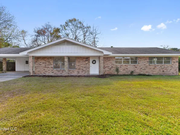 13013 Cambridge Blvd, Ocean Springs, MS 39564