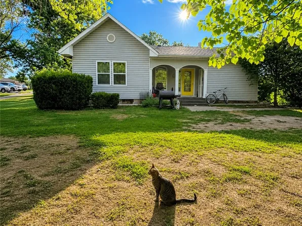 1008 N D St, Rogers, AR 72756