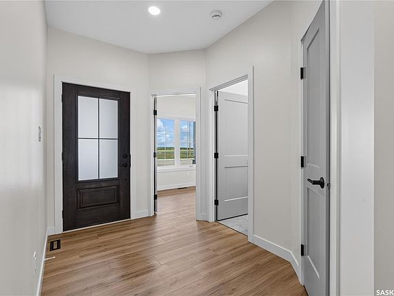 5th image of 223 Babington AVENUE E