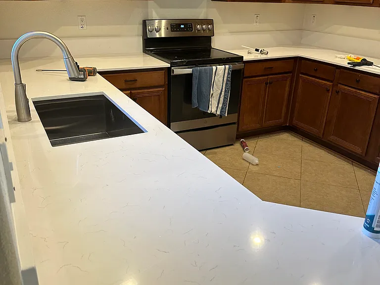 8154 W Beck Ln — Photo 2