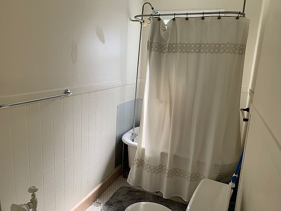 5th image of 462 W Delavan Ave APT 3