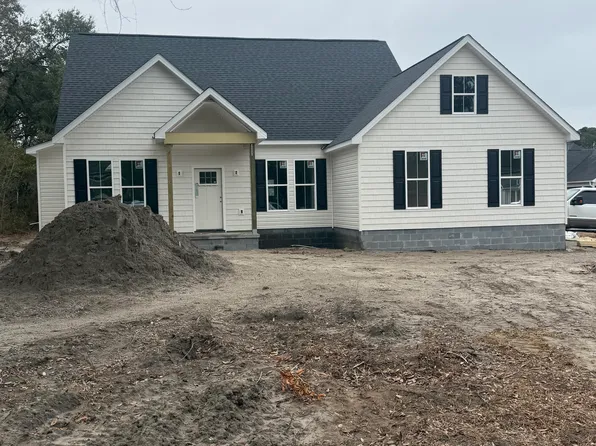 251 Tumbling Brook Lane, Holly Ridge, NC 28445