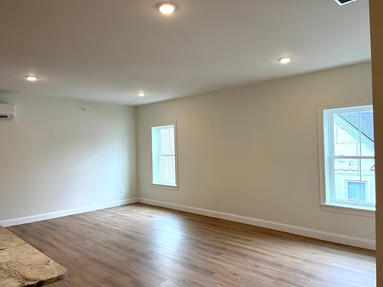 386 Saint John St #7 — Photo 7