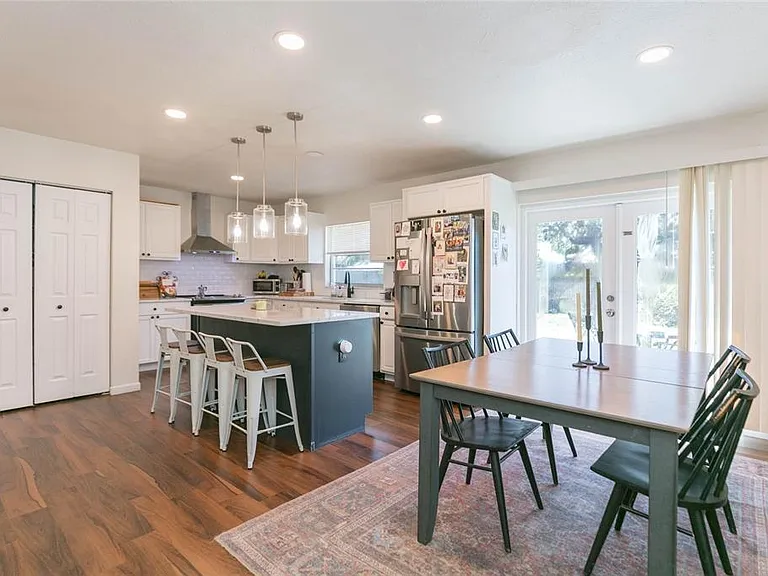1612 Berkshire Dr — Photo 5