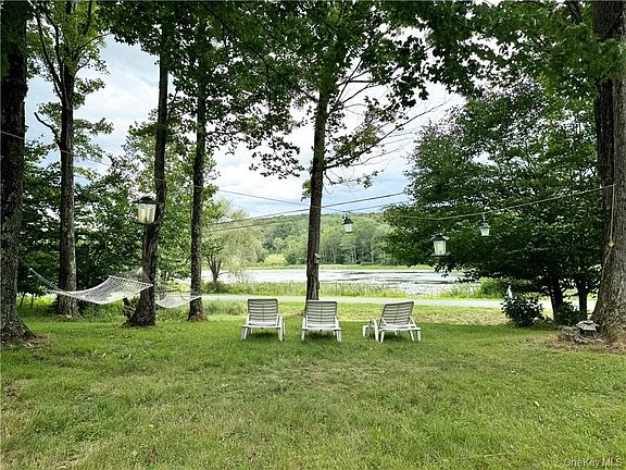 3rd image of 307 Beaver Lake Road