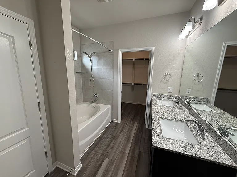 5060 Dickinson Loop — Photo 15