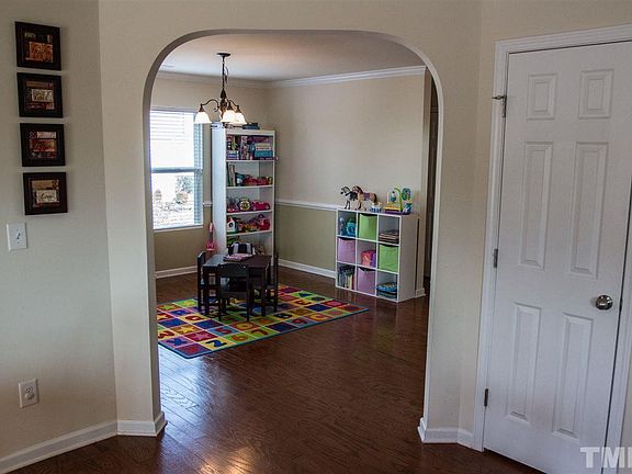 5th image of 104 Crawley Ct