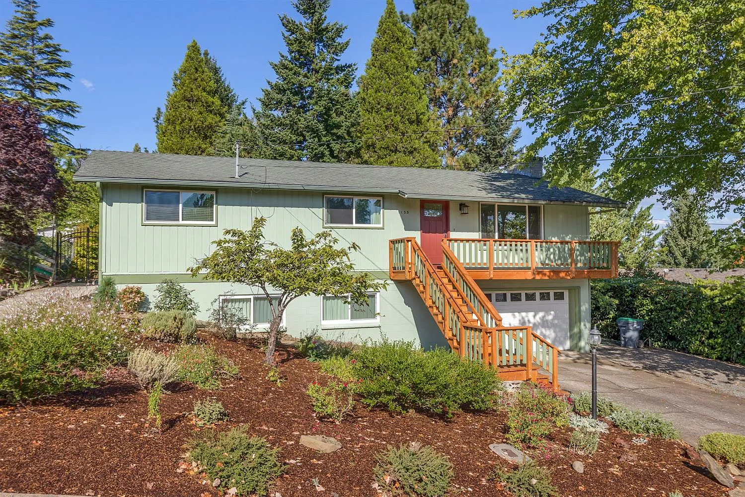 1135 Park St photo 1