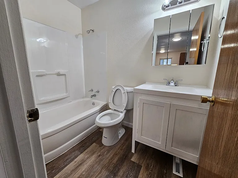Garden Ridge Apartments — Photo 9