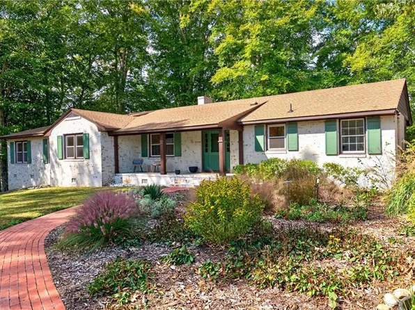 6617 Crittenden Rd, Suffolk, VA 23432
