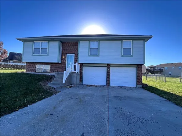 515 Wells Cir, Odessa, MO 64076