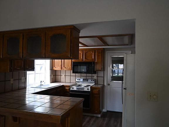 5th image of 1545 Mayflower Way