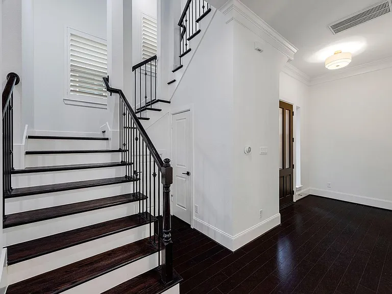 8213 Cabernet Ln — Photo 5