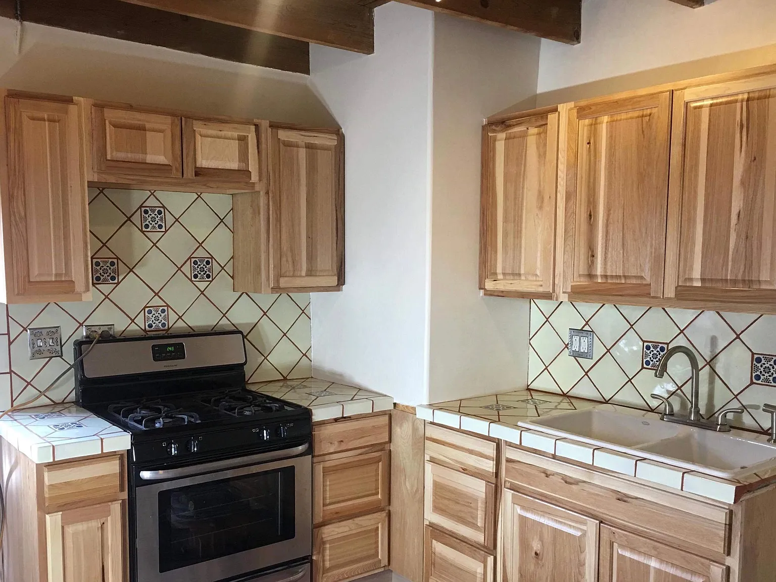 525 Garcia St — Photo 2