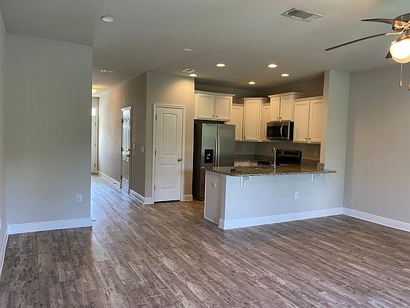 4th image of 166 Crossing Ln Unit E
