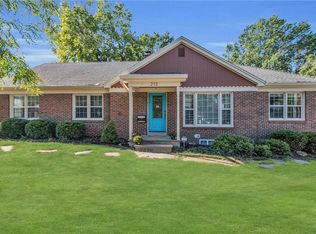 213 SW 3rd St, Lees Summit, MO 64063