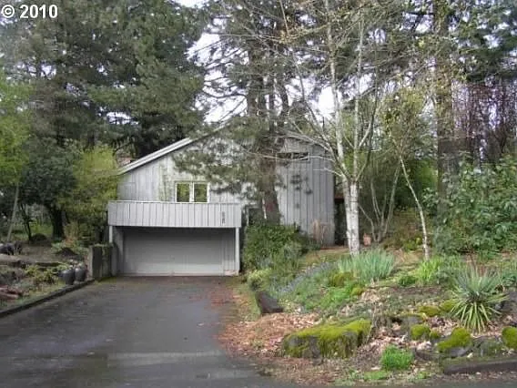 625 SW Colony Dr photo 1