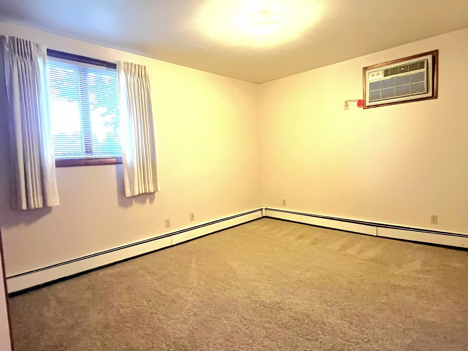 2 bed, 800 sqft, $800 — Photo 4