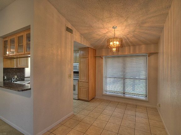 5th image of 502 Mountain Dr