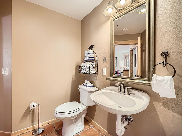 Copper Cir — Photo 13