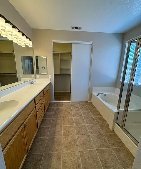 2136 Bowdoin St — Photo 24