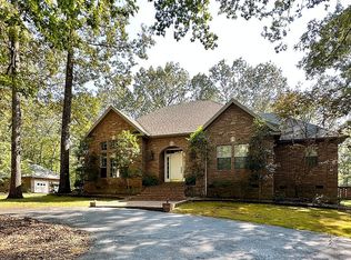 849 Woodland Hills Dr, Mountain View, AR 72560