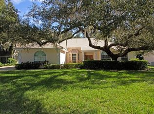 9924 Fairway Cir, Leesburg, FL 34788