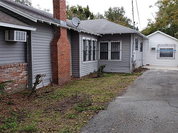 2nd image of 411 Avenue E SE