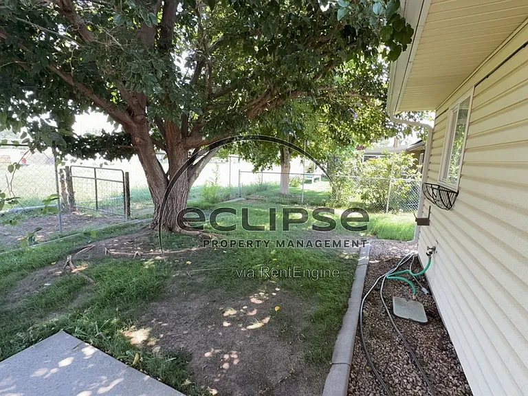 560 Huntington Point Ln — Photo 38