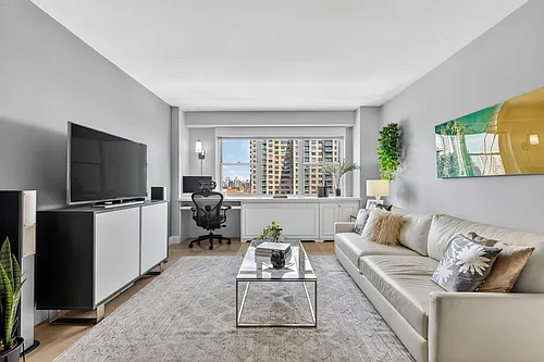 400 E 54th St #30D Photo 1