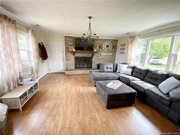 4th image of 322 Eastridge Dr