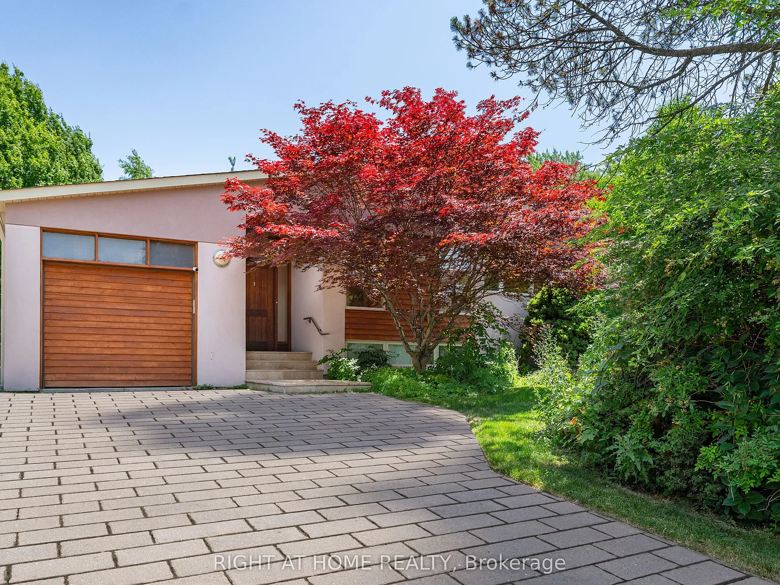3 bed, $5,650 — Photo 1