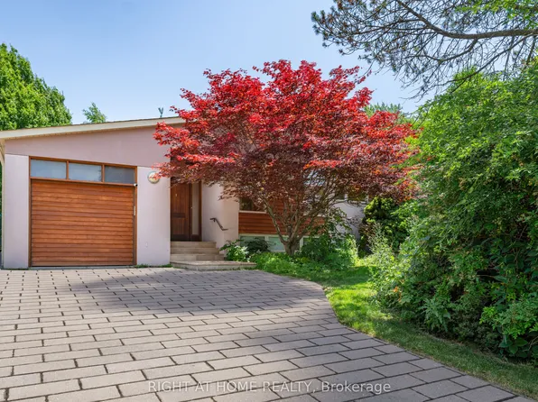 49 Tottenham Rd, Toronto, ON M3C 2J5