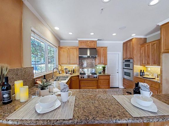 5th image of 735 El Paseo Dr