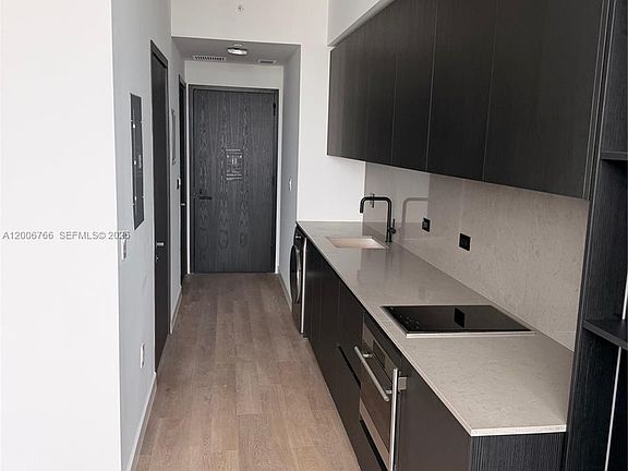 4th image of 20 NE 11th St #3703A