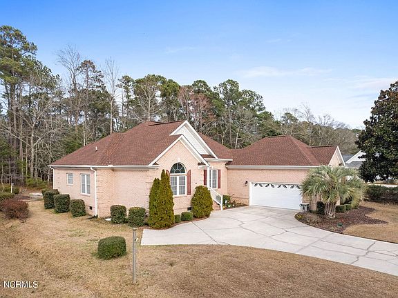 3rd image of 58 Country Club Drive